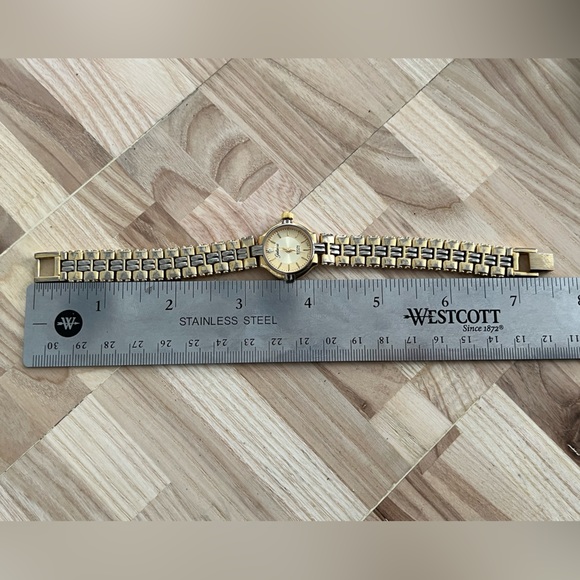 Galaxie by Elgin Diamond Ladies Watch Vintage Gold Tone Bracelet and Dial - Picture 10 of 11